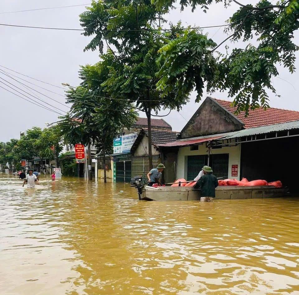 5 lưu ý cơ bản về an toàn thực phẩm sau lũ - Ảnh 1.