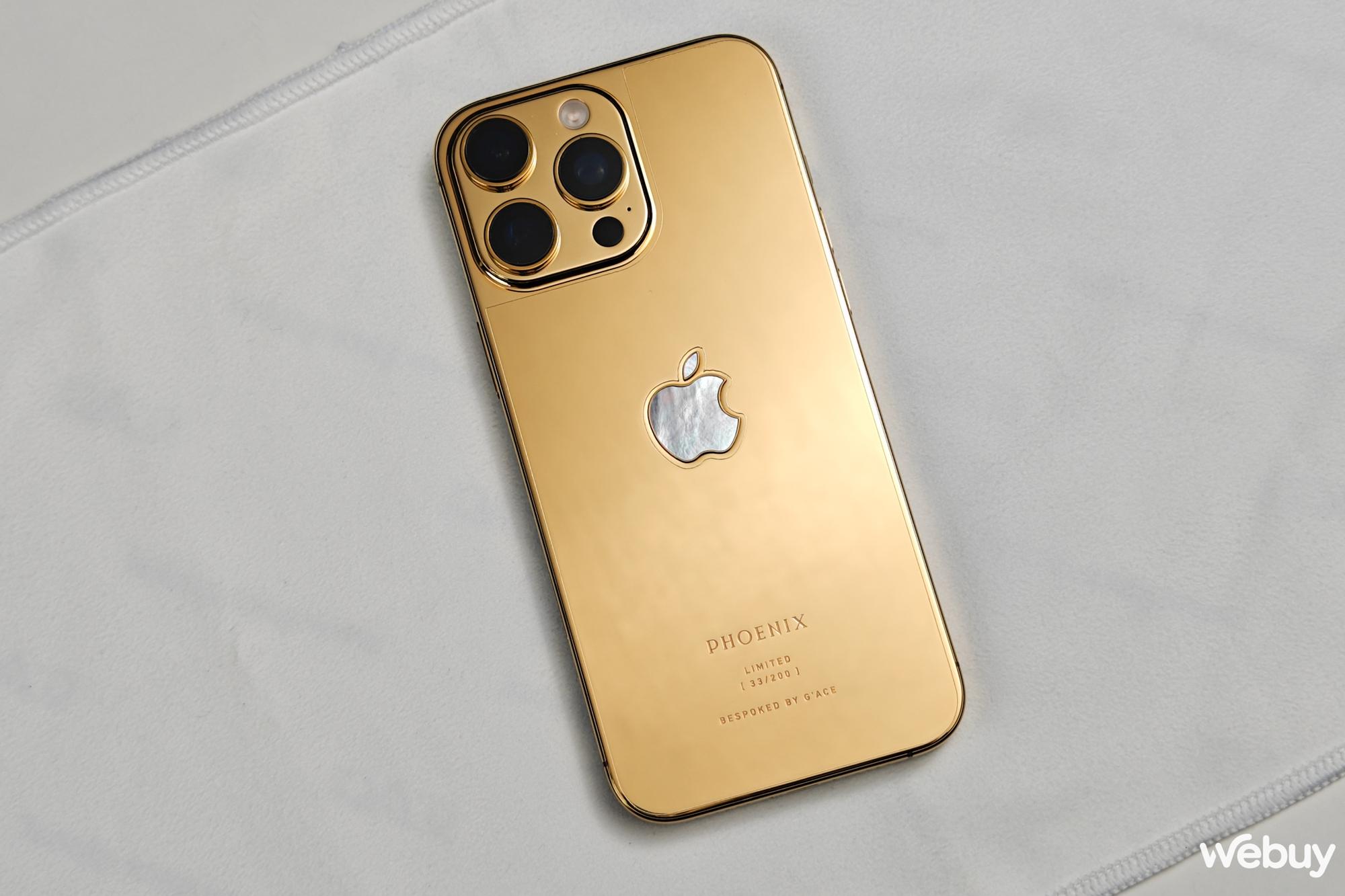 Cận cảnh iPhone 16 Pro Max mạ vàng 24K: Giới hạn 200 chiếc trên toàn cầu, giá gần 100 triệu đồng - Ảnh 2.