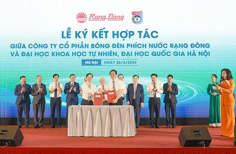 quang-canh-le-ky-ket-hop-ta.jpg