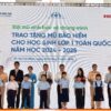 TP Hồ Chí Minh: Tặng mũ bảo hiểm cho học sinh lớp 1 khu vực phía Nam