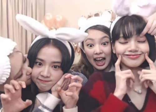 Ảnh nhóm của Blackpink hài hước quá