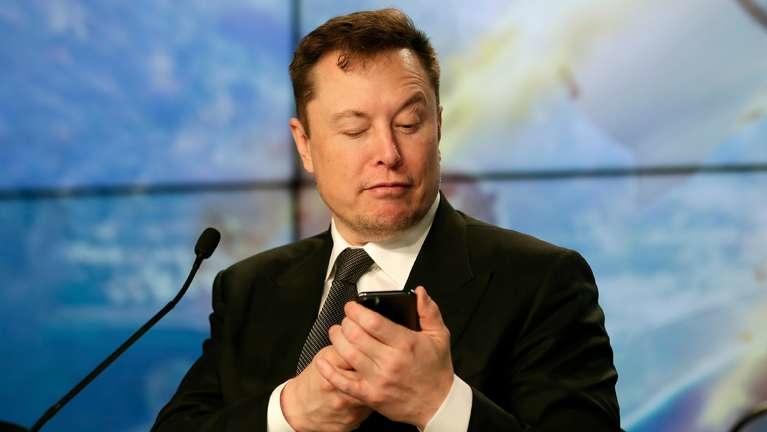 CEO Elon Musk trả lời về tin đồn điện thoại Tesla - Ảnh 1