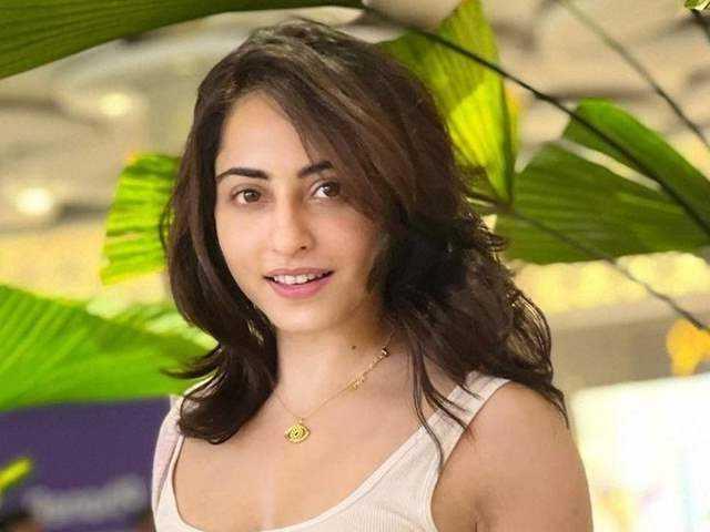 Niyati Fatnani - Biography, Age, Career, Height, Relationship, Education