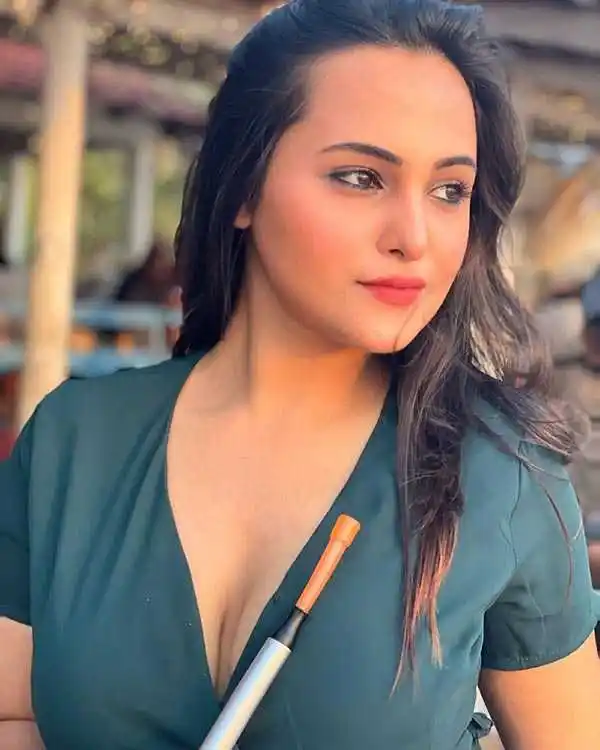 Aliya Naaz Age Biography Web Series List Name Instagram