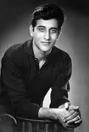 Vinod Khanna- Childhood, Movies, Awards, Interesting Facts