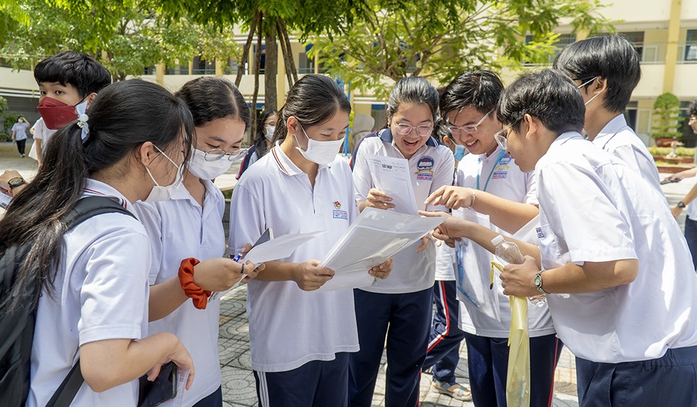  Miễn thi ngoại ngữ nhưng không quy đổi điểm xét tốt nghiệp: Phù hợp, công bằng 