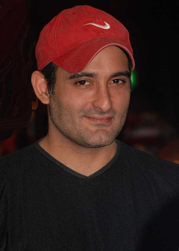 Akshaye Khanna Career, Age, Biography, Net worth, Movies