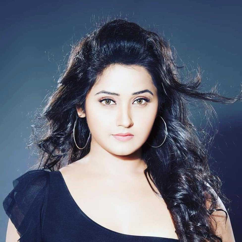 Kajal Raghwani's Movies, Photos, Boyfriend, Instagram, Facts