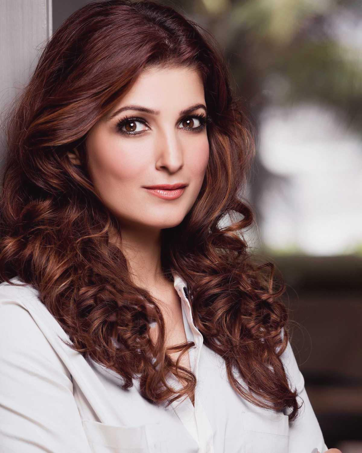 Twinkle Khanna Movies, Age, Biography, Net Worth, Books, Career