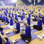 Gần 1.000 mẹ bầu ở Hà Nội đồng diễn Yoga gây mãn nhãn