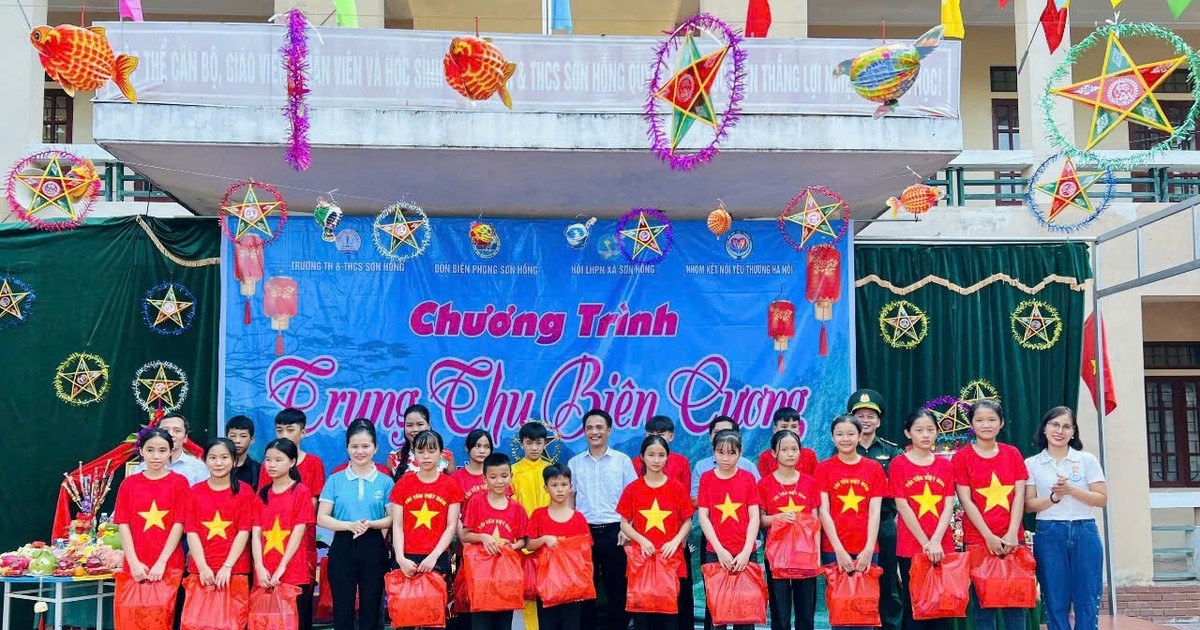  Sách Cánh Diều đồng hành cùng học sinh miền núi, biên giới tới trường 