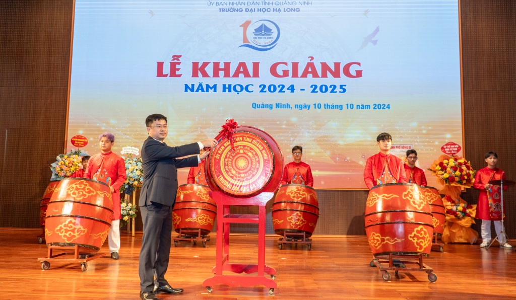  Trường Đại học Hạ Long khai giảng, chào đón hơn 2.700 tân sinh viên 