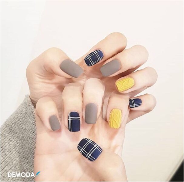 250+ Mẫu Nail Kẻ Sọc Đẹp, Đơn Giản Cho Bạn Gái Đến Trường