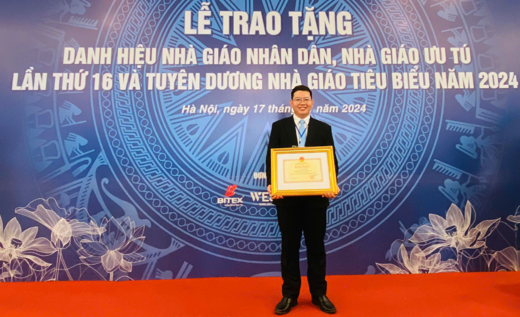  Thầy giáo Long An là Nhà giáo tiêu biểu và sáng kiến "lớp học đảo ngược" 