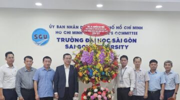 Thứ trưởng Bộ Giáo dục và Đào tạo chúc mừng ngày Nhà giáo Việt Nam tại TP.HCM