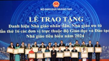 Trao tặng danh hiệu “Nhà giáo nhân dân, “Nhà giáo ưu tú”