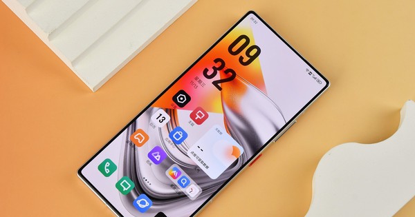 Trên tay smartphone có viền màn hình mỏng nhất thế giới: iPhone 16 Pro hay Xiaomi 15 cũng phải "chào thua"