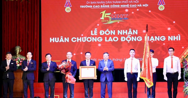 Trường Cao đẳng Công nghệ cao Hà Nội đón nhận Huân chương Lao động hạng Nhì