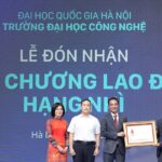 Trường Đại học Công nghệ, ĐHQGHN đón nhận Huân chương Lao động hạng Nhì