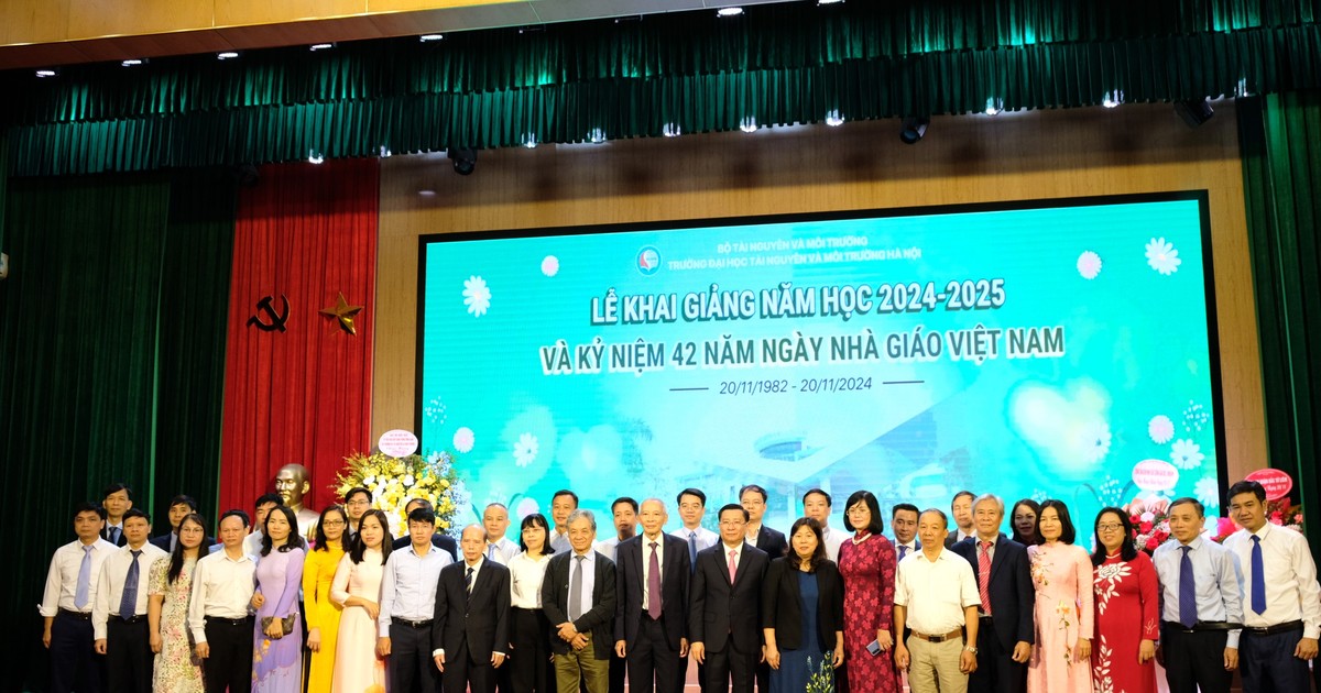  Trường Đại học Tài nguyên và Môi trường Hà Nội khai giảng năm học mới 