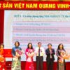 Trường Tiểu học Vĩnh Tuy (quận Hai Bà Trưng) đón nhận Cờ thi đua của Chính phủ