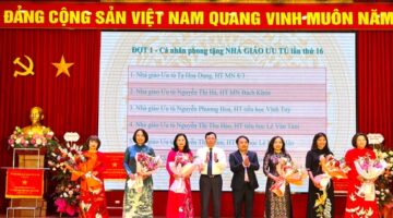 Trường Tiểu học Vĩnh Tuy (quận Hai Bà Trưng) đón nhận Cờ thi đua của Chính phủ