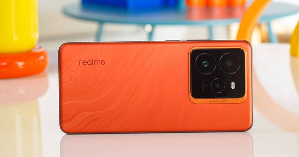 realme GT 7 Pro ra mắt quốc tế: Chip Snapdragon 8 Elite, pin 6.500mAh, chống nước IP69, sẽ sớm bán ở thị trường Việt Nam?