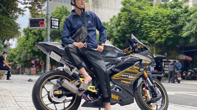 Yamaha R15 độ tâm huyết đáng tham khảo của biker trẻ tuổi tại miền Bắc